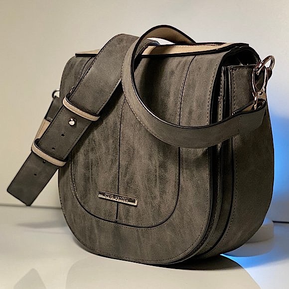 Steve Madden Handbags - Steve Madden Bdanner Top Flap Saddle Bag